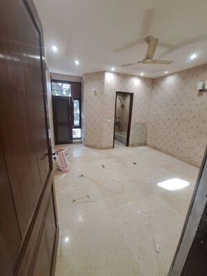 Room in 3 BHK Builder Floor at Greater Kailash Part 3 – for Rent