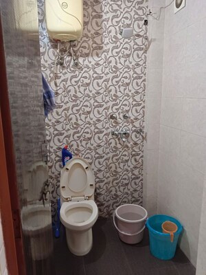 Bathroom in Studio Builder Floor at Lajpat Nagar 4 – for Rent