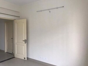 Room in 3 BHK Apartment at Paarth Aadyant, Gomti Nagar – for Rent