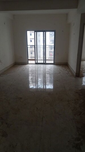 Room in 4 BHK Apartment at Natural City Laketown, Lake Town – for Sale