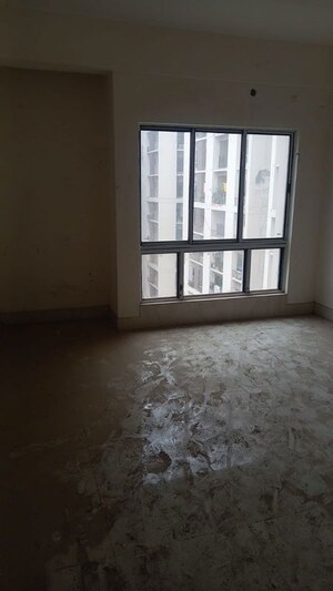 Room in 4 BHK Apartment at Natural City Laketown, Lake Town – for Sale