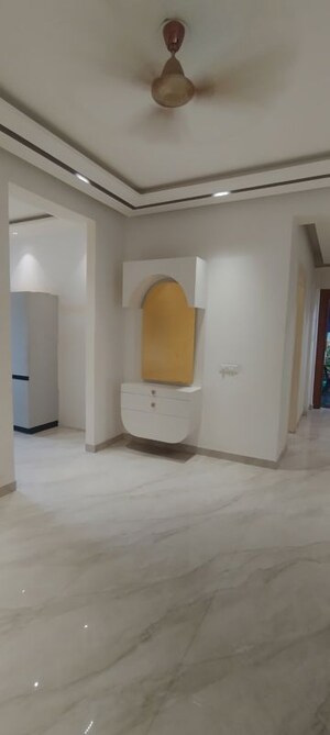 Room in 4 BHK Builder Floor at Adore Presidential World, Sector 84 – for Sale