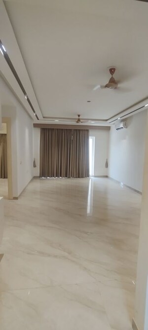Room in 4 BHK Builder Floor at Adore Presidential World, Sector 84 – for Sale