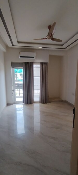 Room in 4 BHK Builder Floor at Adore Presidential World, Sector 84 – for Sale