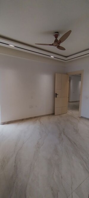 Room in 4 BHK Builder Floor at Adore Presidential World, Sector 84 – for Sale