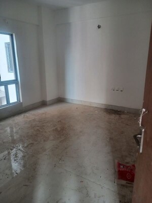 Room in 4 BHK Apartment at Natural City Laketown, Lake Town – for Rent
