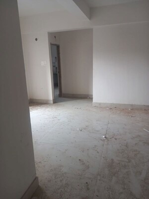 Room in 4 BHK Apartment at Natural City Laketown, Lake Town – for Rent