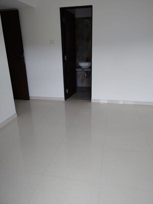 Room in 3 BHK Apartment at Puranik Abitante, Bavdhan – for Rent