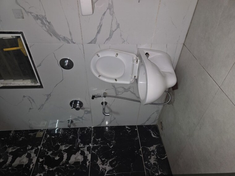 Bathroom, laxmi-nagar-society 2 Bedroom 1000 Sq.Ft. Apartment In Dhanori Pune 10409382