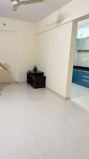 Room in 2.5 BHK Apartment at Sukhwani Celaeno, Pimple Saudagar – for Rent