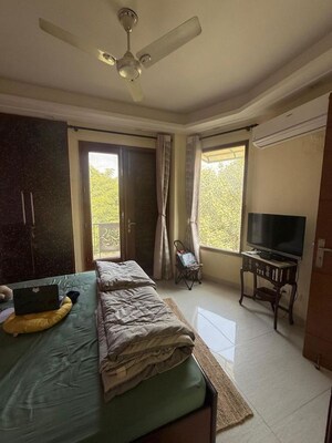 Bedroom in 3 BHK Builder Floor at Chittaranjan Park – for Rent