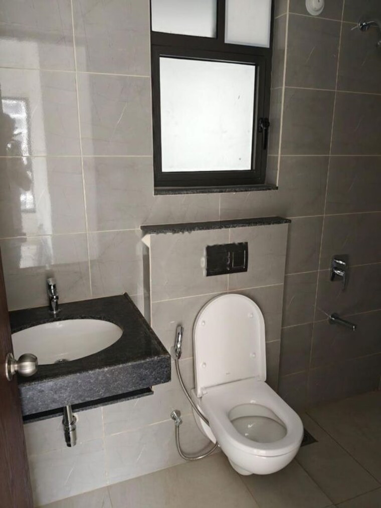 Bathroom, shapoorji-pallonji-sensorium 2 Bedroom 850 Sq.Ft. Apartment In Hinjewadi Pune 10409439