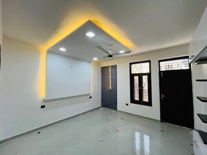 Room in 4 BHK Builder Floor at Green Fields Colony – for Sale
