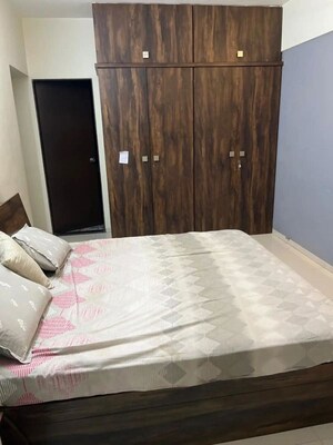 Bedroom in 2.5 BHK Apartment at Kamgar Putala Vasahat – for Rent