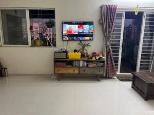 Living Room in 2.5 BHK Apartment at Kamgar Putala Vasahat – for Rent