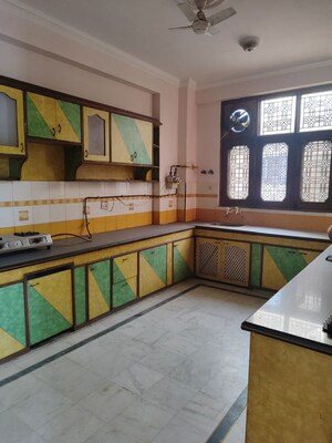 Kitchen in 2 BHK Villa at RWA Apartments Sector 39, Sector 39 – for Rent