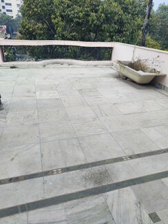 2 BHK + Pooja Room Villa For Rent in RWA Apartments Sector 39