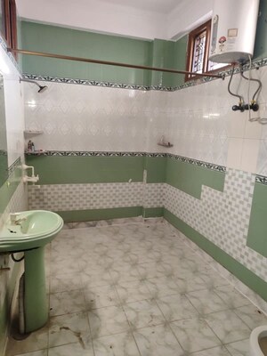 Kitchen in 2 BHK Villa at RWA Apartments Sector 39, Sector 39 – for Rent
