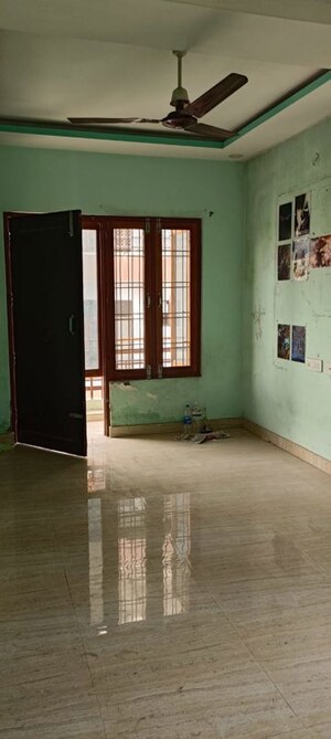 Room in 2 BHK Builder Floor at Chinhat – for Rent
