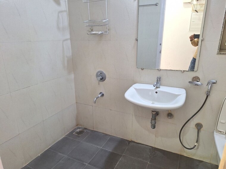 Bathroom, casa-riogold 2.5 Bedroom 825 Sq.Ft. Apartment In Dombivli East Thane 10409410