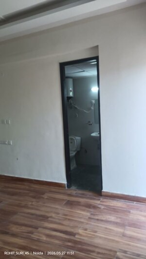 Room in 3 BHK Apartment at Samridhi Luxuriya Avenue, Sector 150 – for Rent
