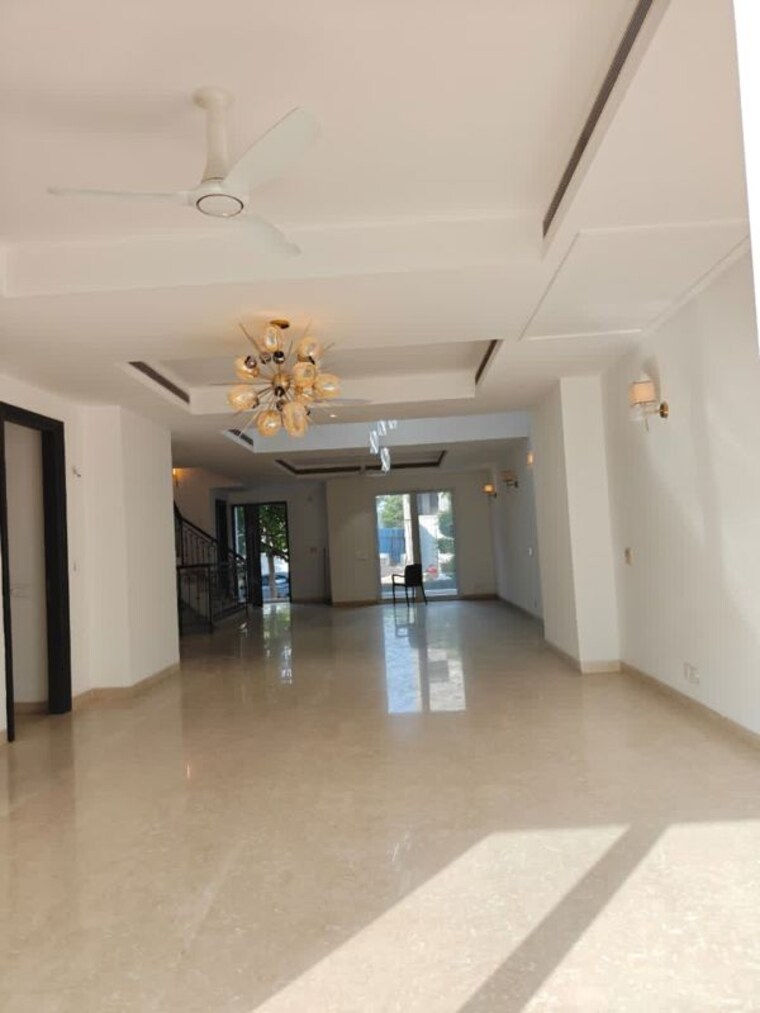 Living Room, emaar-marbella 5 Bedroom 6520 Sq.Ft. Villa In Sector 66 Gurgaon 10409365