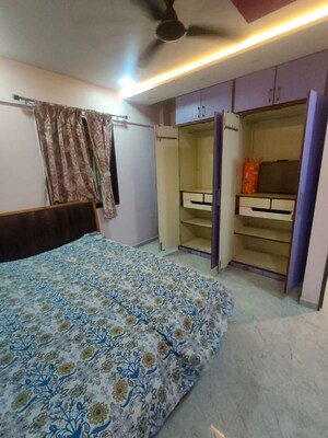 Bedroom in 2 BHK Apartment at Thane West – for Rent