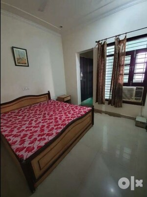 Bedroom in 1.5 BHK Independent House at Gomti Nagar – for Rent