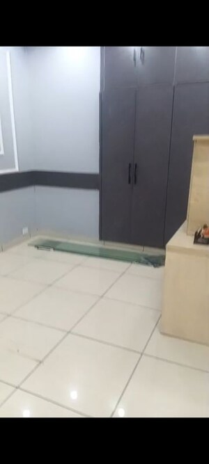 Furnished Amenities in 2.5 BHK Apartment at Sector 28 – for Sale