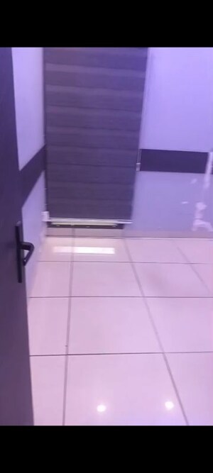 Furnished Amenities in 2.5 BHK Apartment at Sector 28 – for Sale