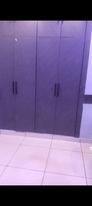 Furnished Amenities in 2.5 BHK Apartment at Sector 28 – for Sale