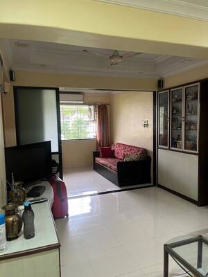 Team Area in 1 BHK Apartment at Suraj Jacob Apartment, Dadar West – for Sale