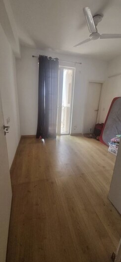 3 BHK + Servant Room Apartment For Sale in Emaar Gurgaon Greens