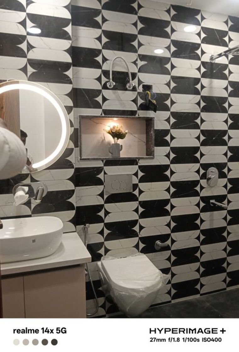Bathroom, sector 85 3 Bedroom 180 Sq.Yd. Builder Floor In Sector 85 Faridabad 10409548