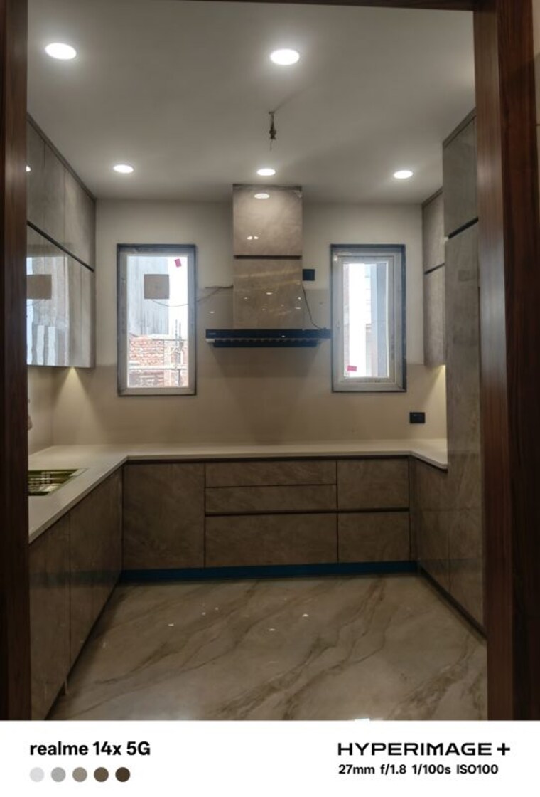 Room, sector 85 3 Bedroom 180 Sq.Yd. Builder Floor In Sector 85 Faridabad 10409548