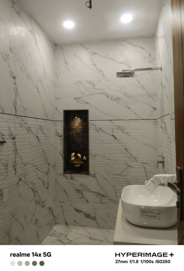 Bathroom, sector 85 3 Bedroom 180 Sq.Yd. Builder Floor In Sector 85 Faridabad 10409548