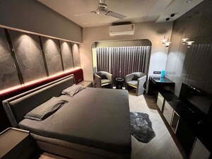 Bedroom in 5 BHK Apartment at Sion East – for Rent