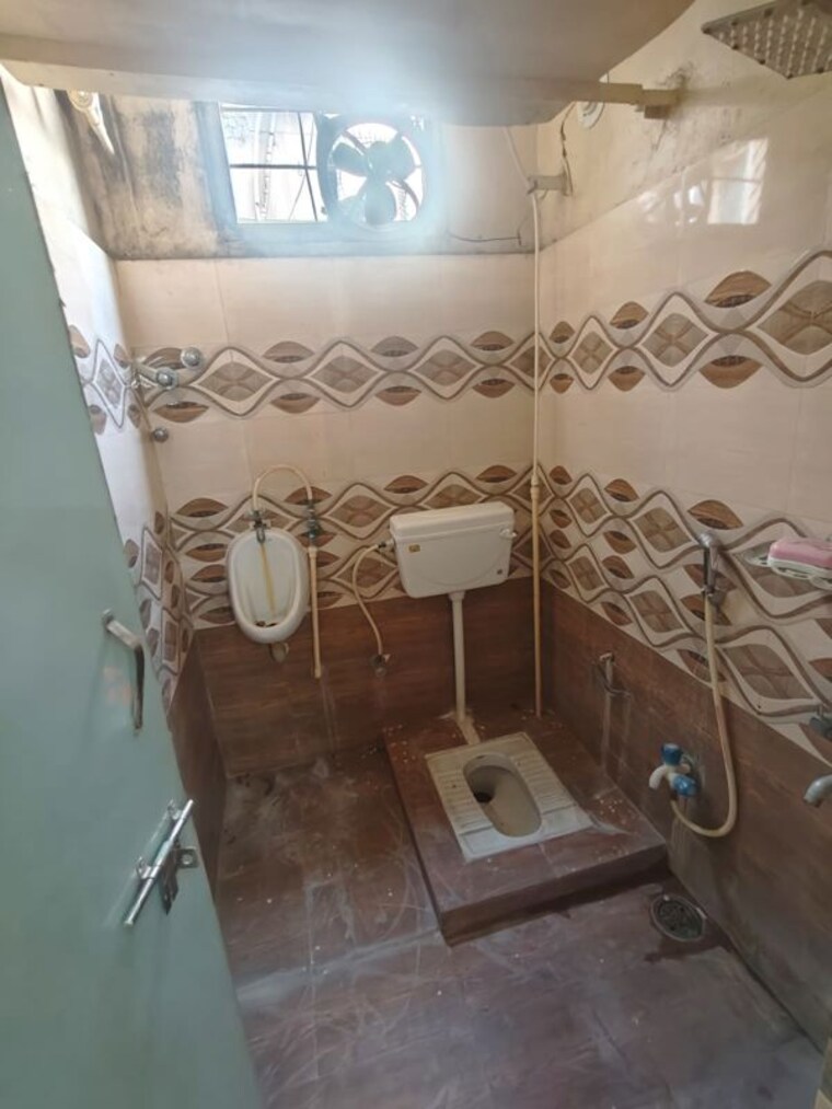 Bathroom, anuradha-apartments-kachiguda 2 Bedroom 865 Sq.Ft. Apartment In Kachiguda Hyderabad 10409593