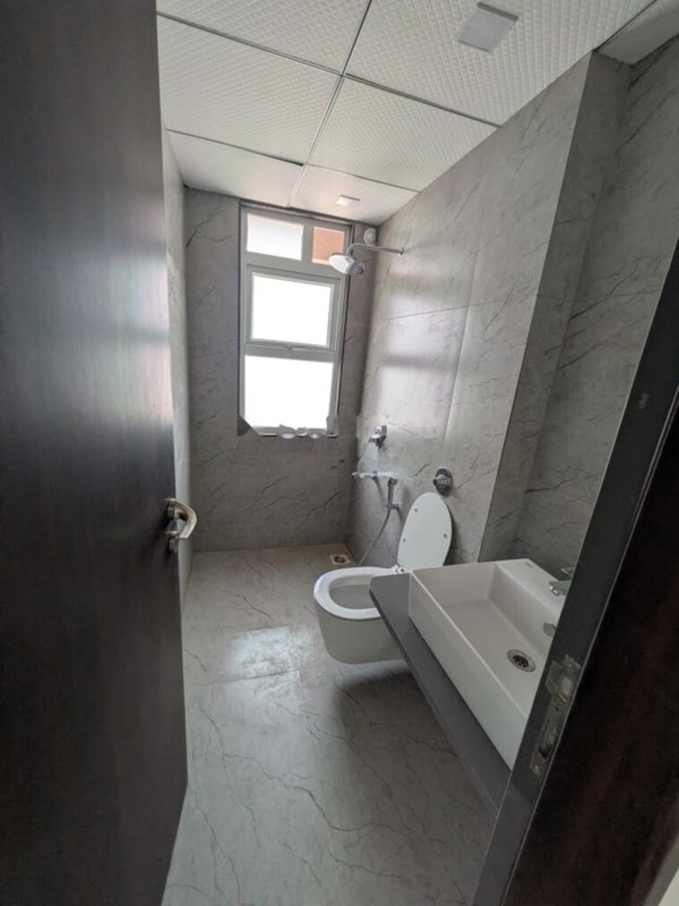 Bathroom, pk-hillcrest 3 Bedroom 1560 Sq.Ft. Apartment In Pimple Saudagar Pune 10409632