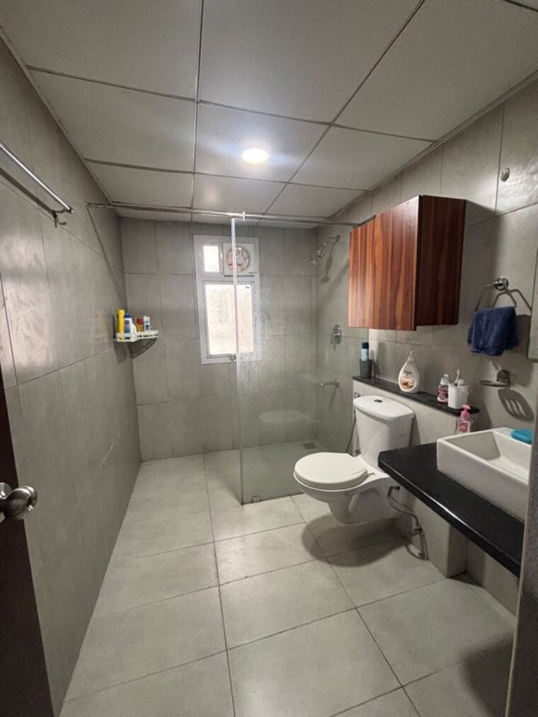 Bathroom, prestige-falcon-city 3 Bedroom 1510 Sq.Ft. Apartment In Konanakunte Bangalore 10409648