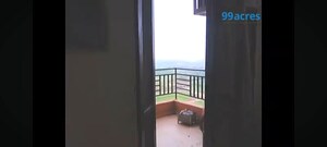 Room in 3 BHK Apartment at Migsun Green Mansion, Zeta I Greater Noida – for Rent