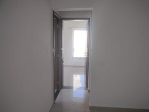 Room in 2 BHK Apartment at Prithvi Proximus, Hadapsar – for Rent