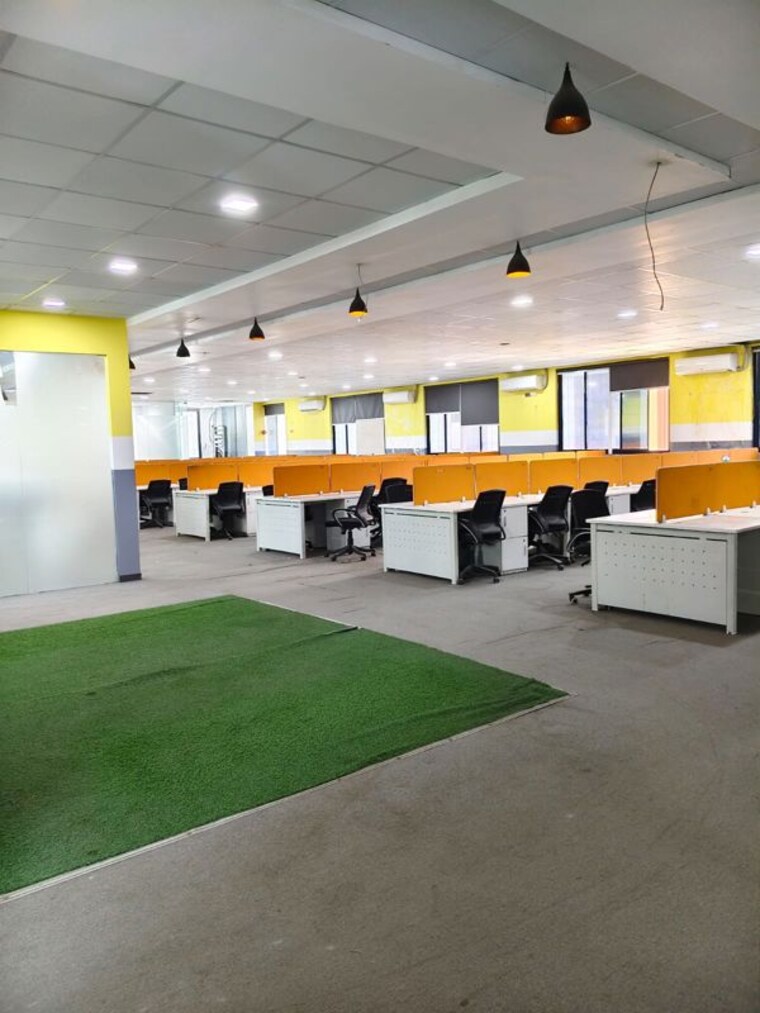  Parking, sector 63 Commercial Office Space 6500 Sq.Ft. In Sector 63 Noida 10409645