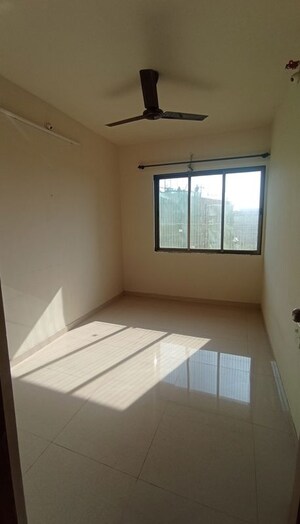 Room in 1 BHK Apartment at Kurla West – for Rent