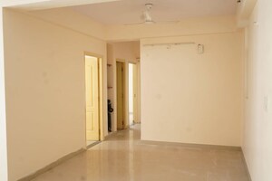 Room in 3 BHK Apartment at Proplarity Pratham, Gomti Nagar – for Rent