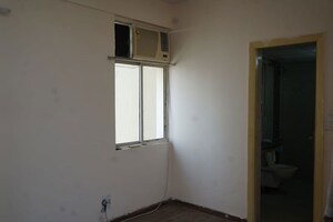 Room in 3 BHK Apartment at Proplarity Pratham, Gomti Nagar – for Rent