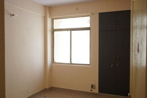 Room in 3 BHK Apartment at Proplarity Pratham, Gomti Nagar – for Rent
