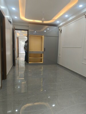 Room in 3 BHK Builder Floor at SS Mayfield Gardens, Sector 51 – for Sale