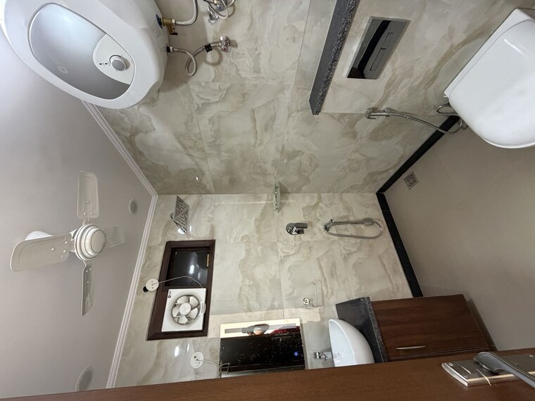 Washroom, new rajinder nagar 3 Bedroom 125 Sq.Yd. Builder Floor In New Rajinder Nagar Delhi 10409714