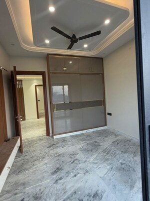 Room in 2 BHK Independent House at Pi I And Ii Greater Noida – for Rent